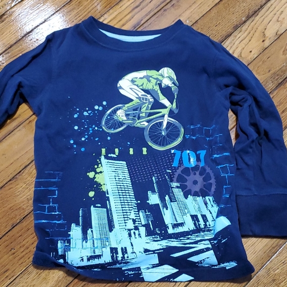 2 long sleeve shirts - Picture 3 of 3